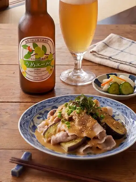 うめエールと豚しゃぶと茄子のごまだれ和え
